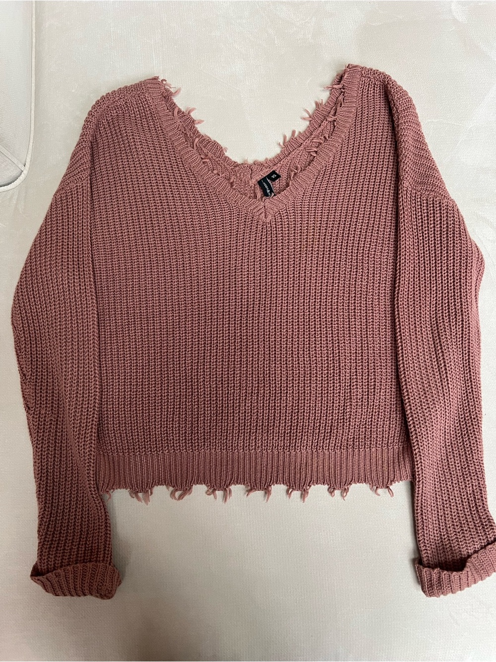 moon & madison Mauve Pink Distressed V-Neck Cropped Sweater